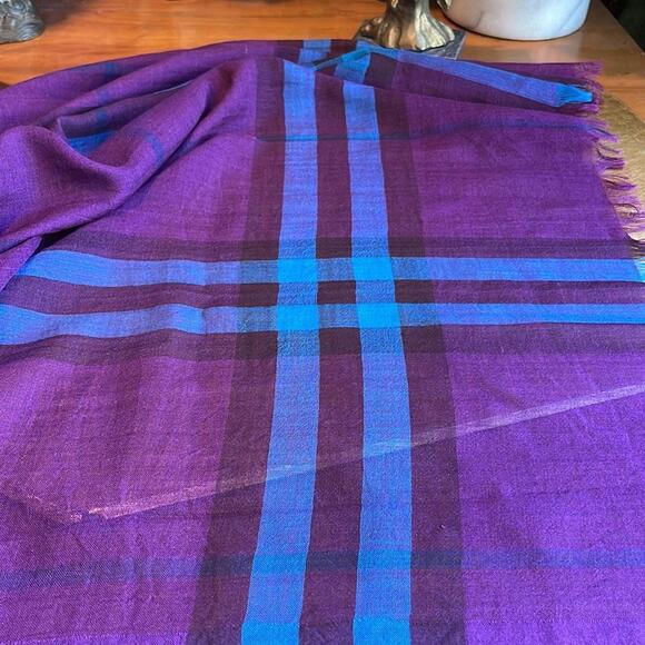NWOT! Burberry Lightweight “Giant Check Gauze” Silk/Wool Scarf / Rare Colorway! - Picture 5 of 9